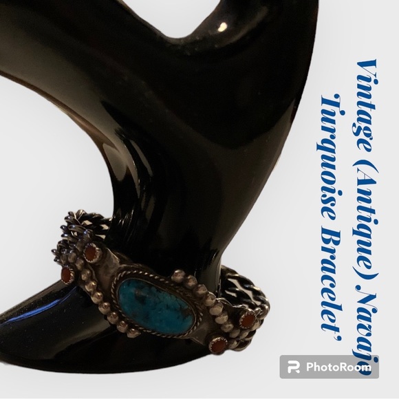 Vintage, Native American (Navajo) Silver and Turquoise Bracelet - Picture 3 of 5